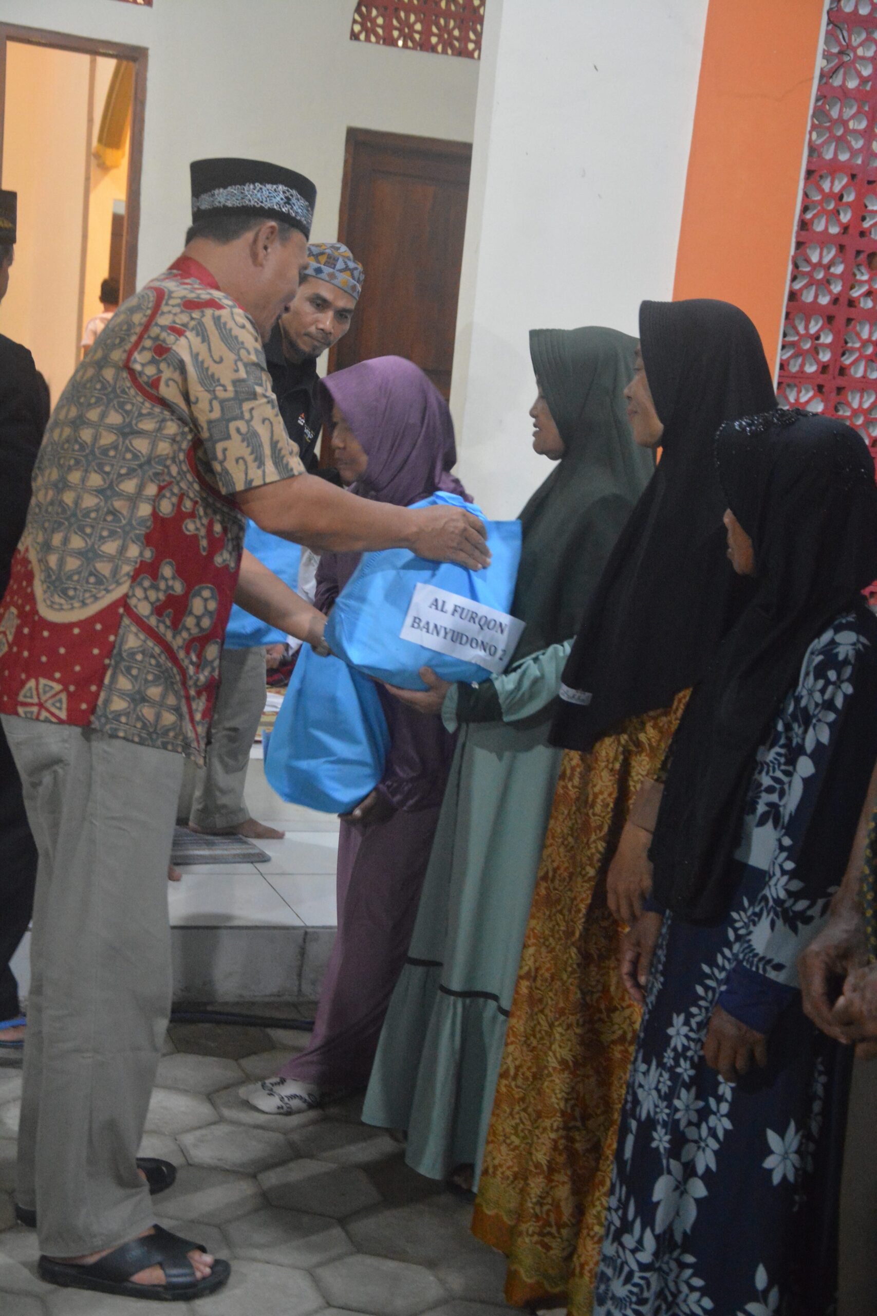 Santunan keluarga terpilih yayasan al furqon 4
