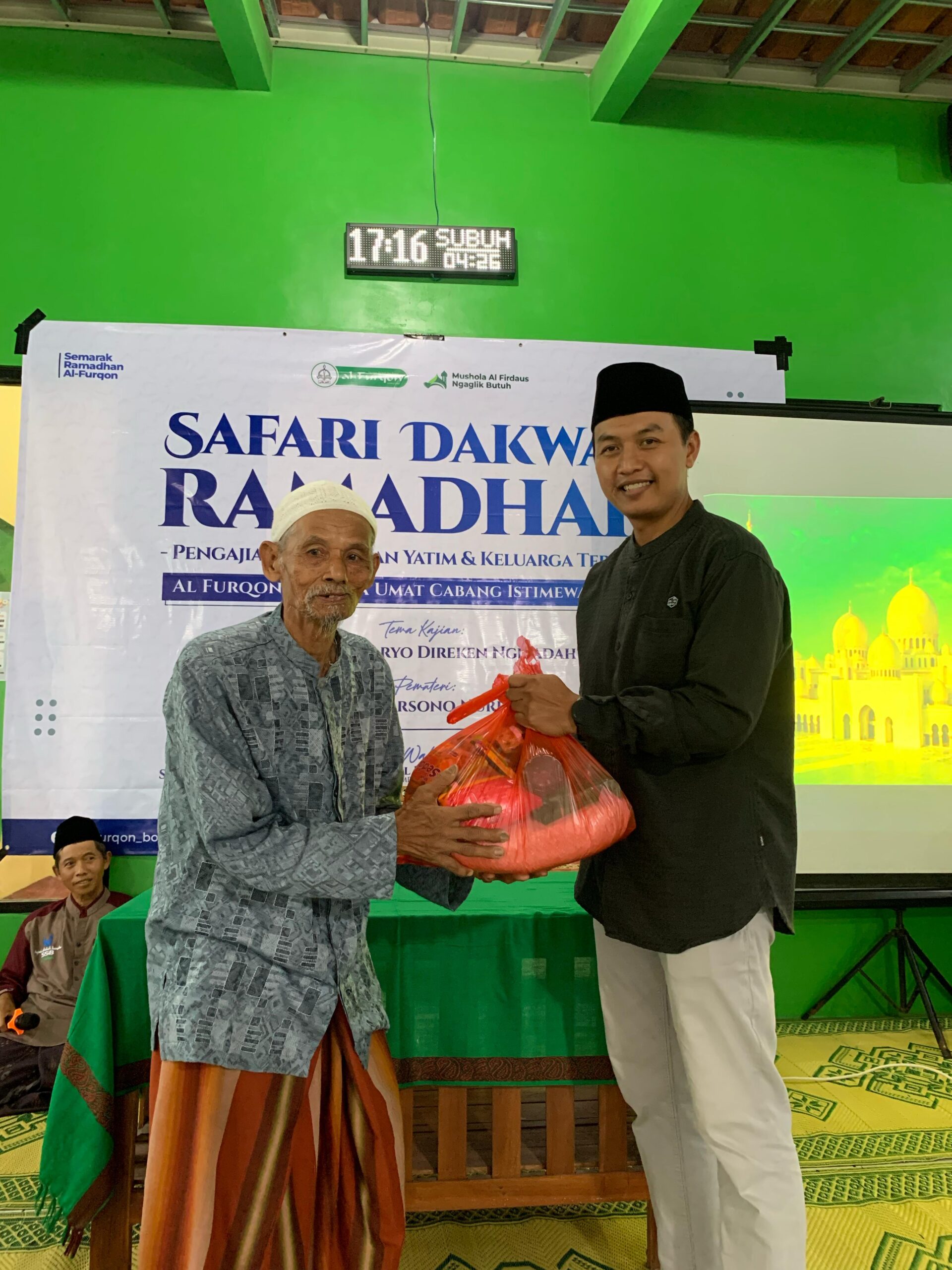 Santunan keluarga terpilih yayasan al furqon 5